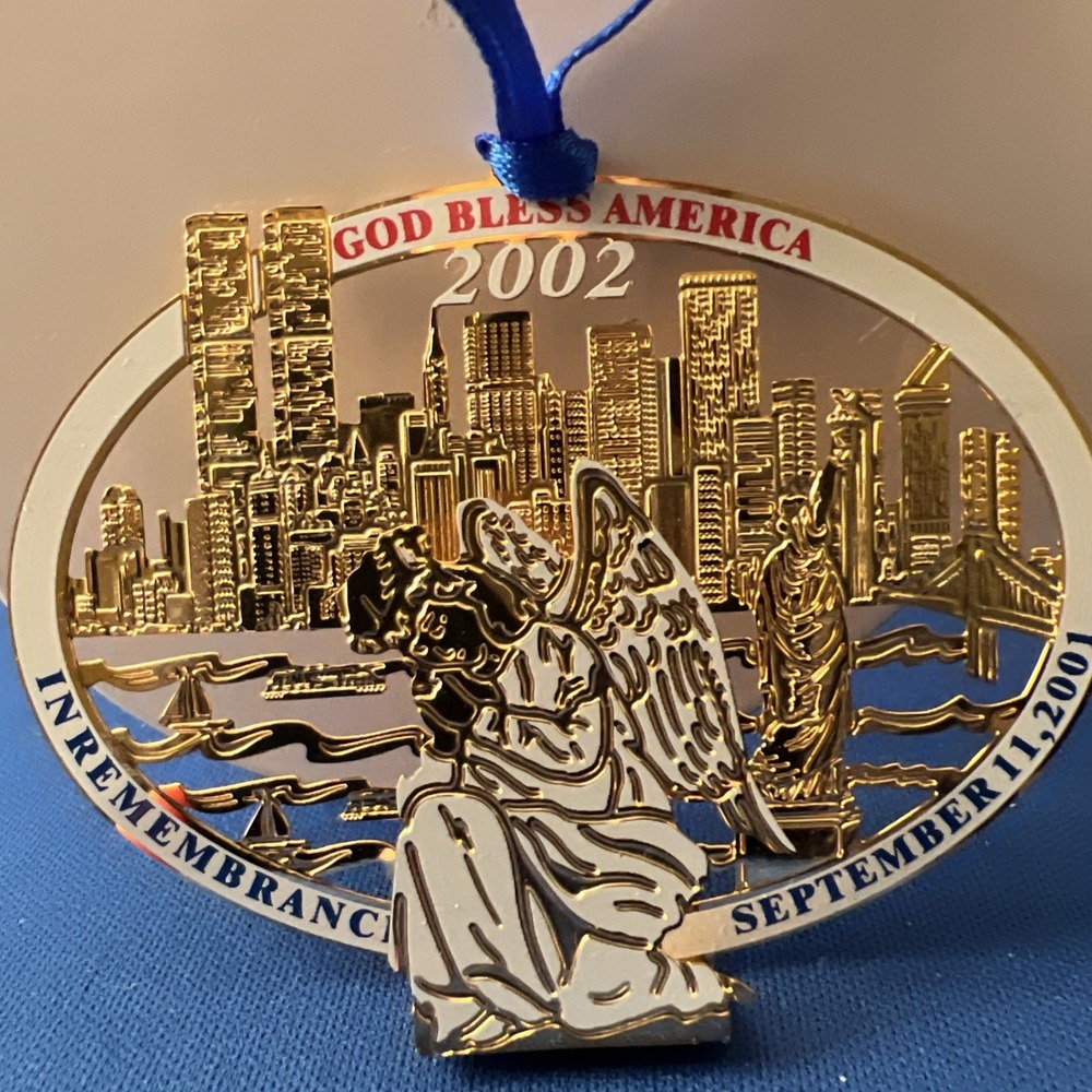 God Bless America 2002 "IN REMEMBRANCE" September 11, 2001 Christmas Ornament 3"